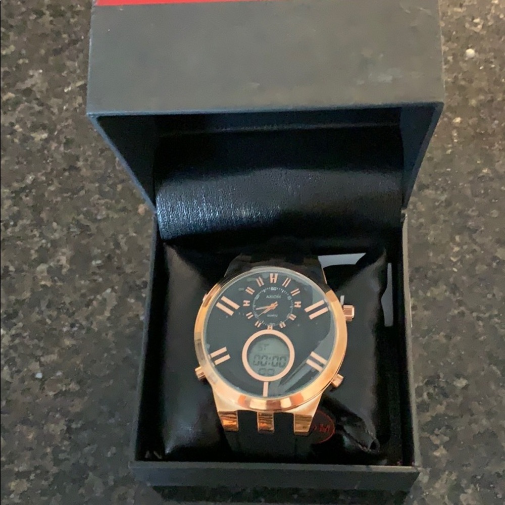 Never worn axiom watch